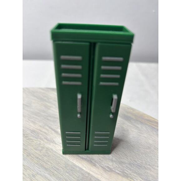 ROBLOX High School Action Figures With Accessories Skateboard, Locker, Book - Picture 4 of 4